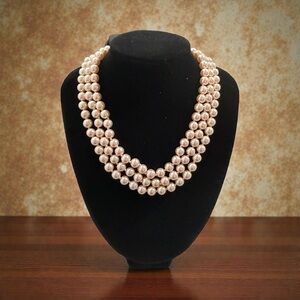 Elegant Pearl Necklace